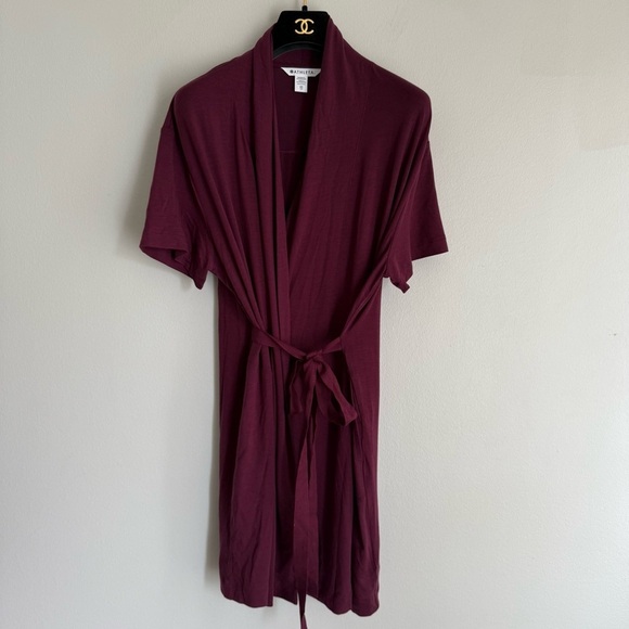 Athleta women’s nighttime bliss short sleeve robe tencel wine red size xs - Picture 2 of 7